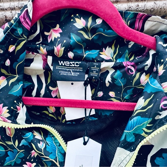 🆕🔖 WeSC✨ Unicorn AOP Track Jacket 🦄 Unisex ✨ Men S | Women’s M | Size 3🦄NWT - Picture 6 of 14
